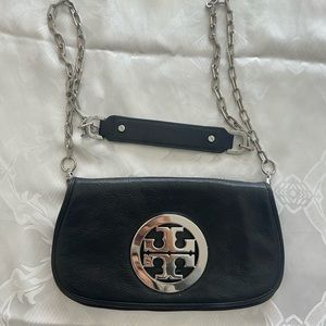Tory Burch Reva logo clutch